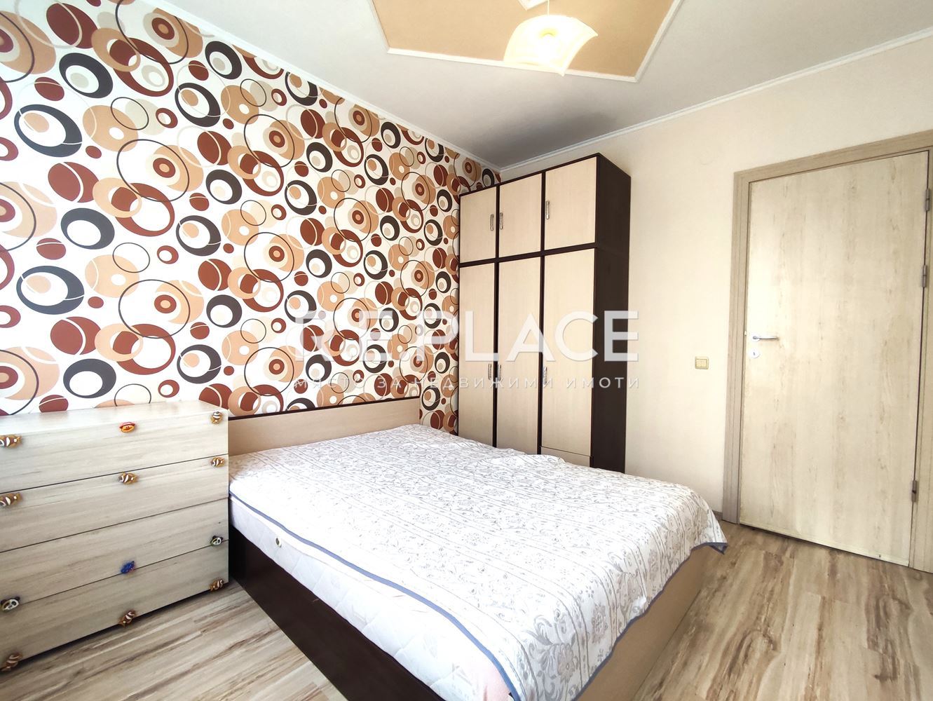 Предлага тристаен апартамент в гр. Варна, ХЕИ