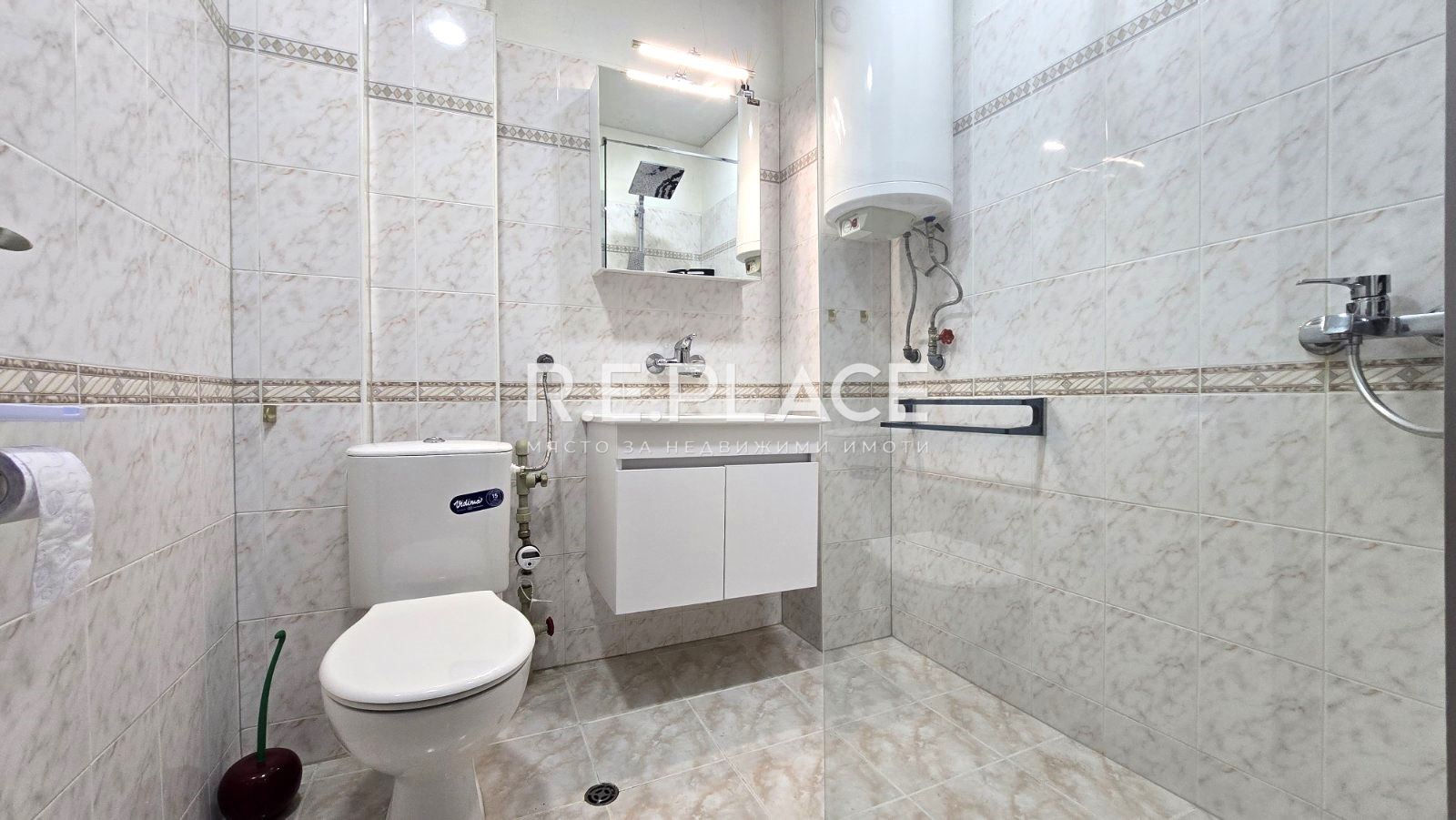 Тристаен апартамент под наем до Морската градина – район Спортна зала, гр. Варна