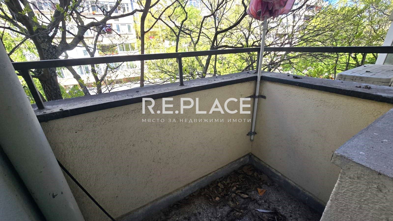 Тристаен апартамент под наем до Морската градина – район Спортна зала, гр. Варна