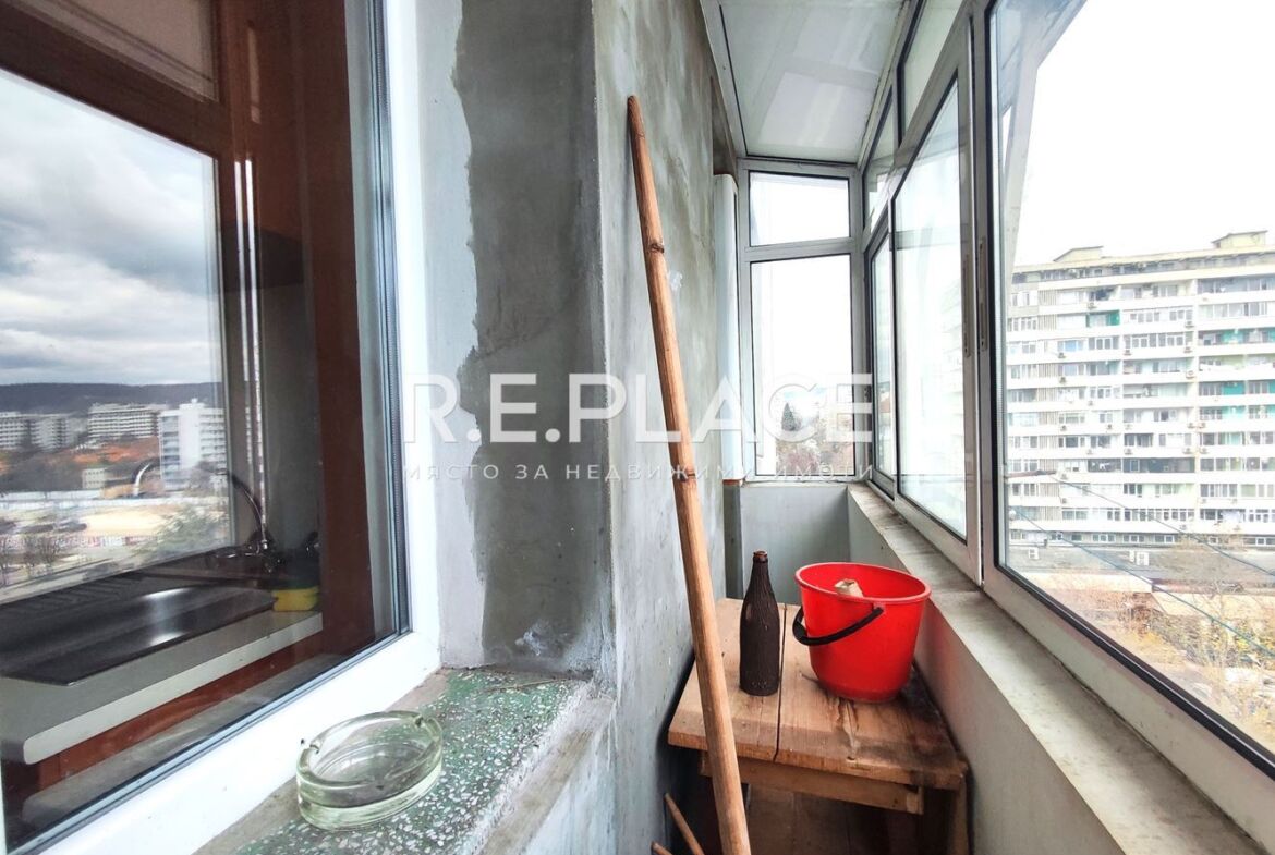 Продава тристаен апартамент в Център, гр. Варна