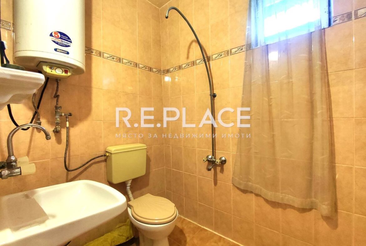 Продава тристаен апартамент в Център, гр. Варна