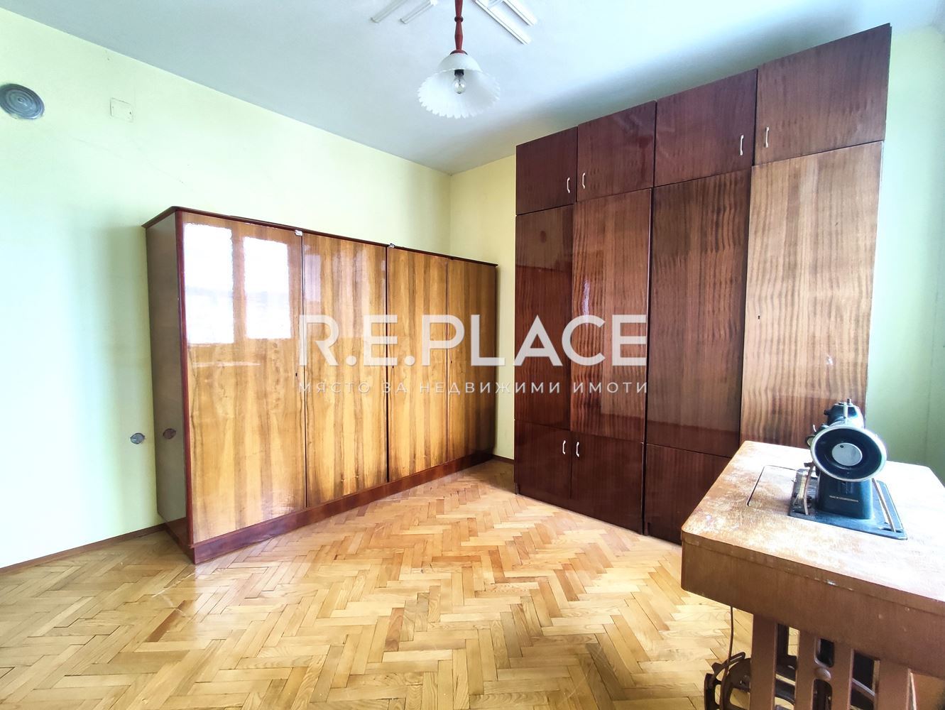 Продава тристаен апартамент в Център, гр. Варна