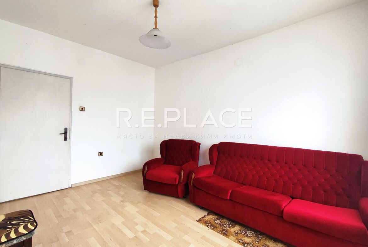 Продава тристаен апартамент в Център, гр. Варна