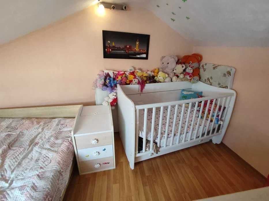 Продава се просторен мезонет с три спални – гр. Варна, район Колхозен пазар