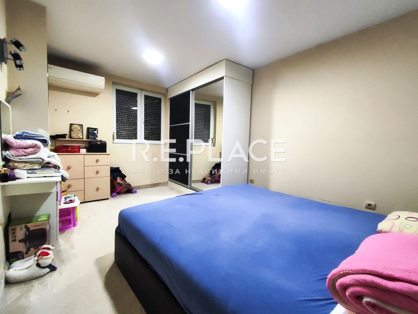 Продава Тристаен апартамен кв. Погреби, гр. Варна.