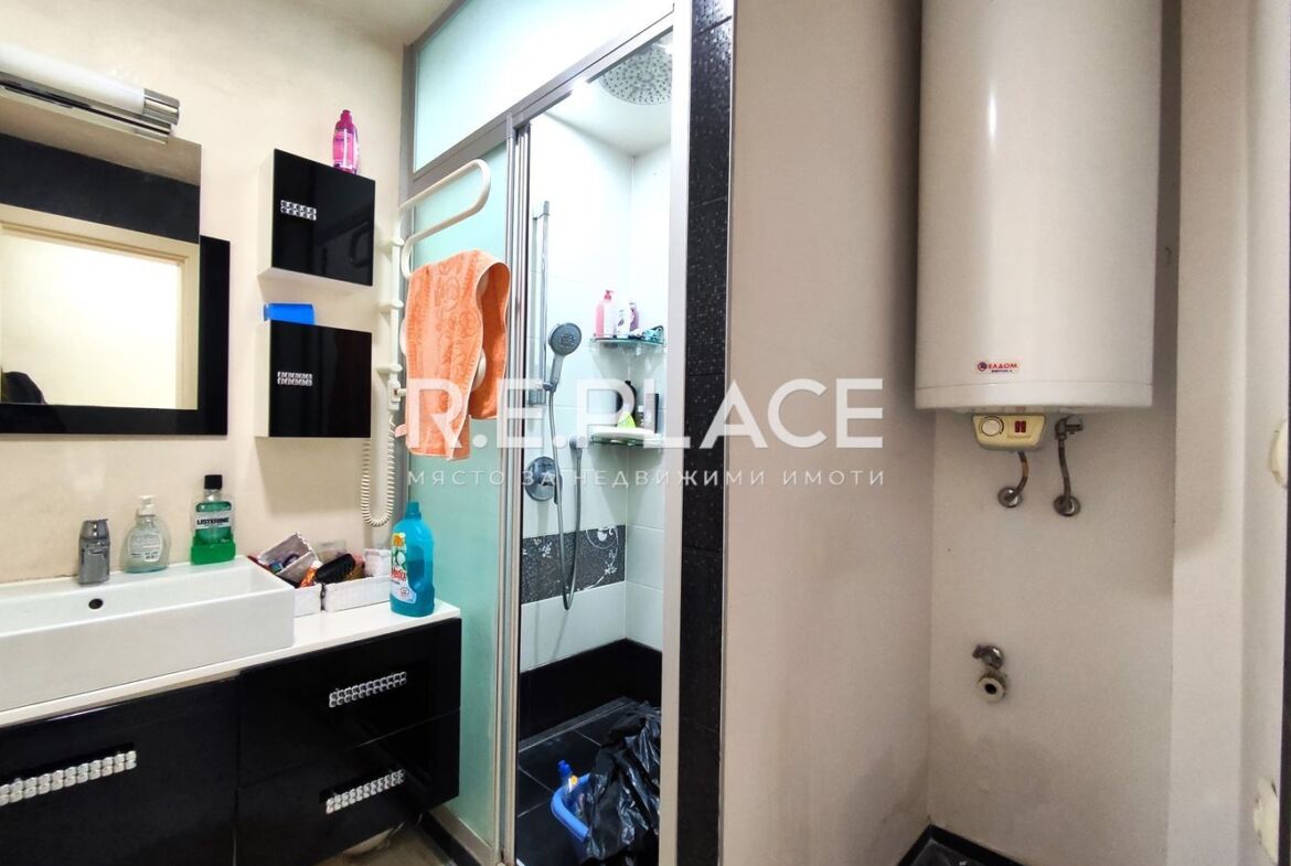 Продава Тристаен апартамен кв. Погреби, гр. Варна.