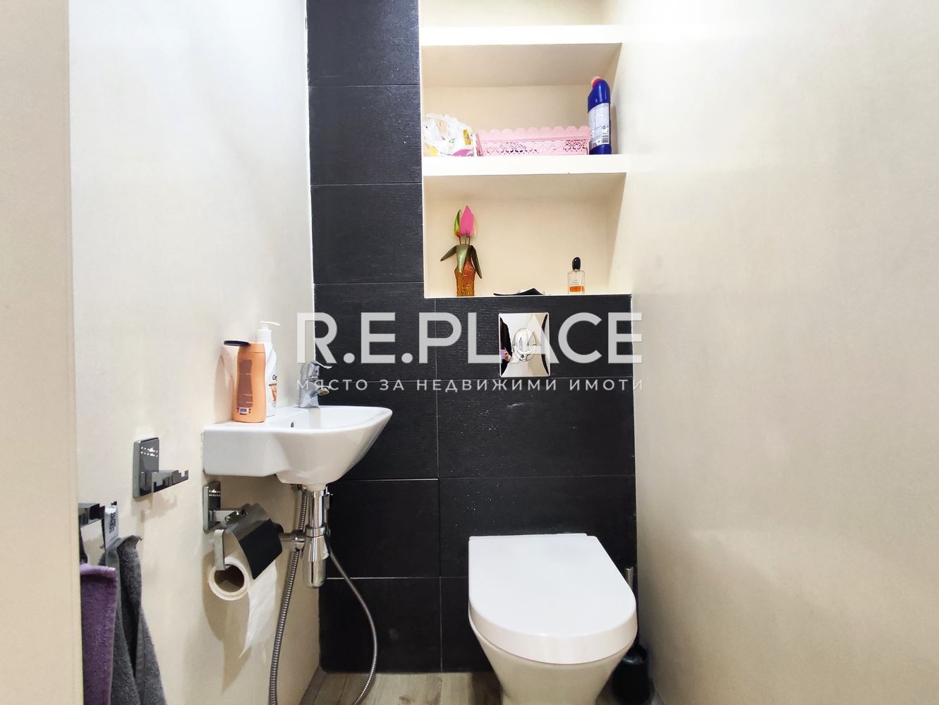 Продава Тристаен апартамен кв. Погреби, гр. Варна.