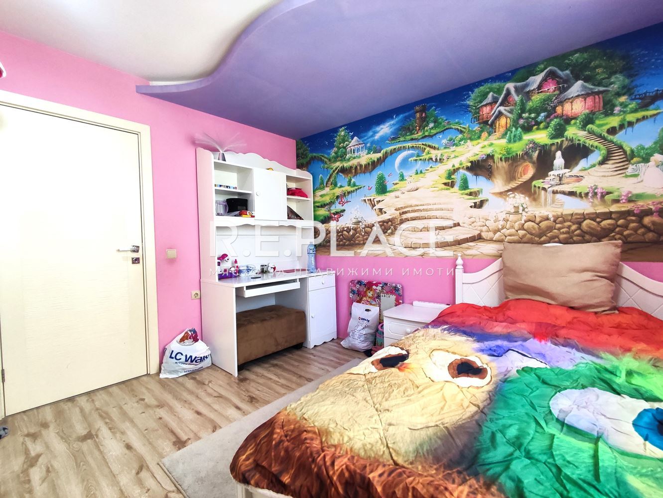Продава Тристаен апартамен кв. Погреби, гр. Варна.
