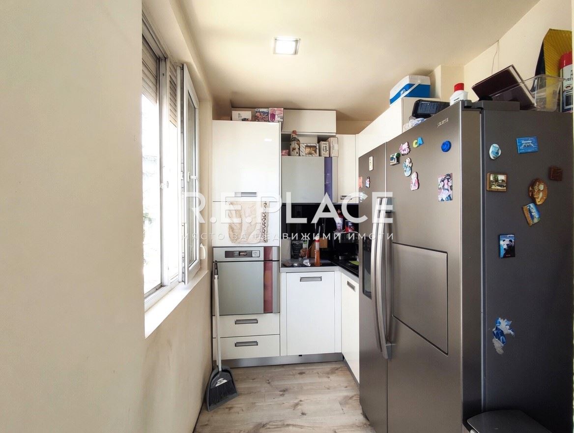 Продава Тристаен апартамен кв. Погреби, гр. Варна.