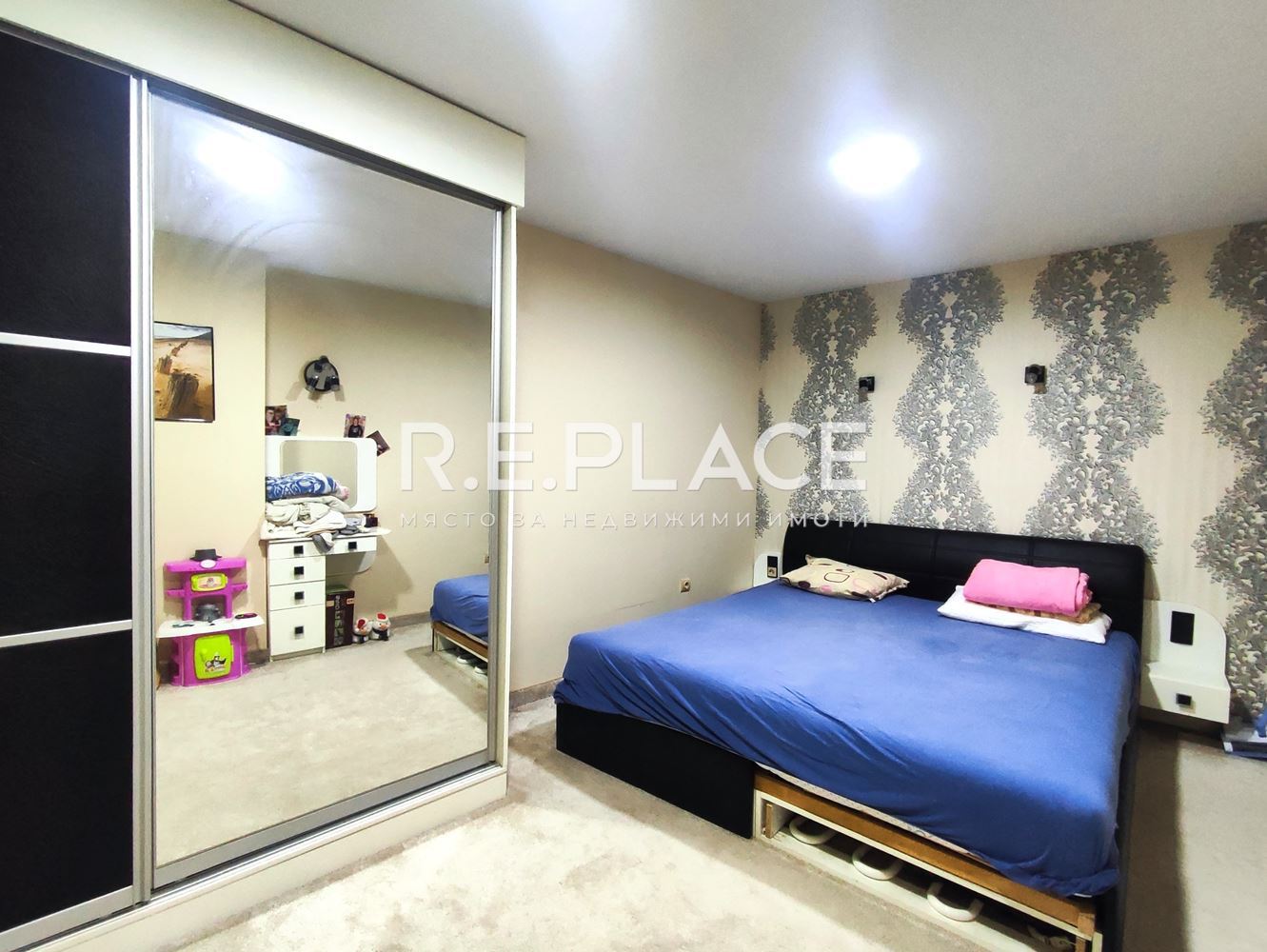 Продава Тристаен апартамен кв. Погреби, гр. Варна.