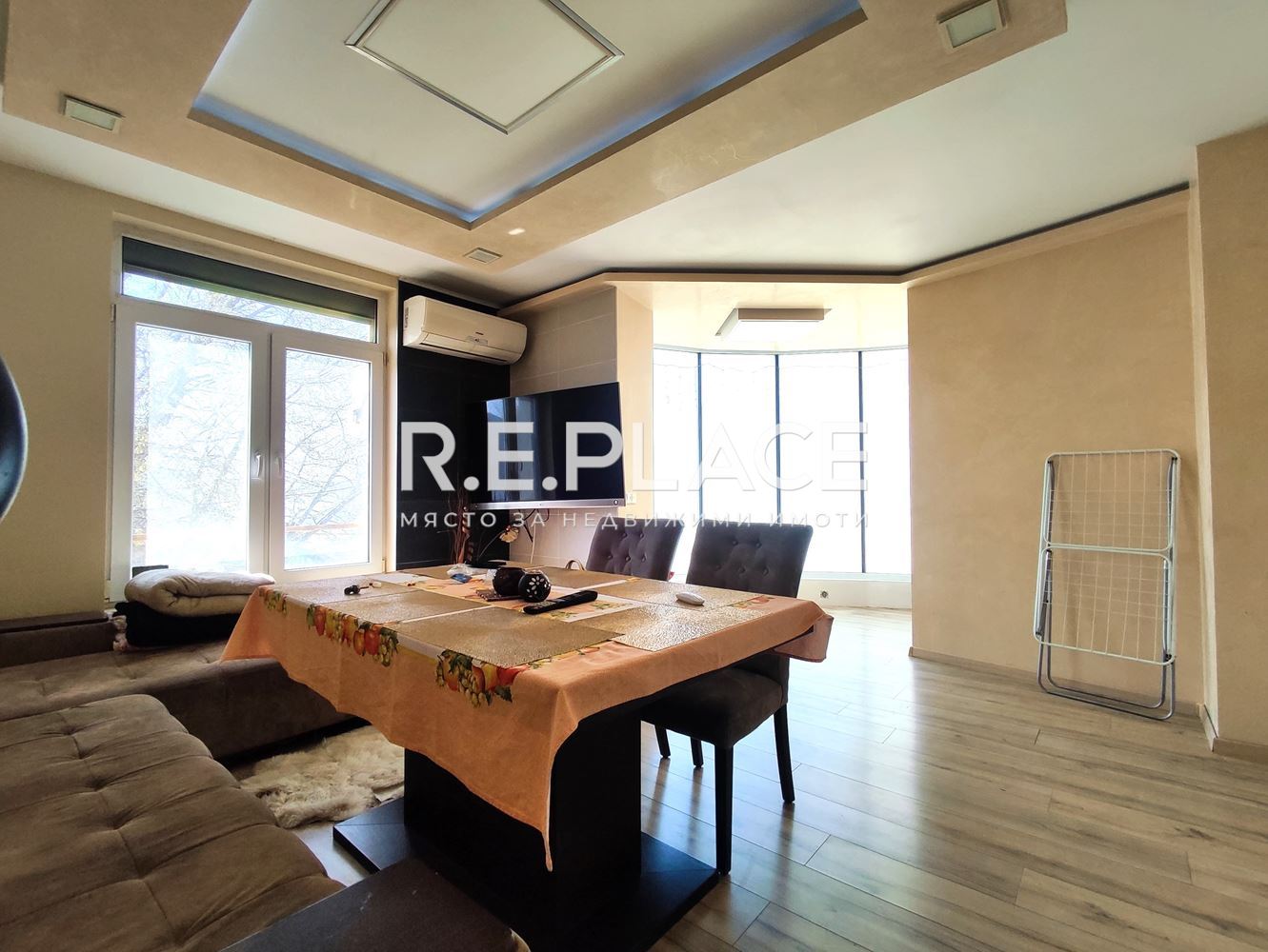 Продава Тристаен апартамен кв. Погреби, гр. Варна.