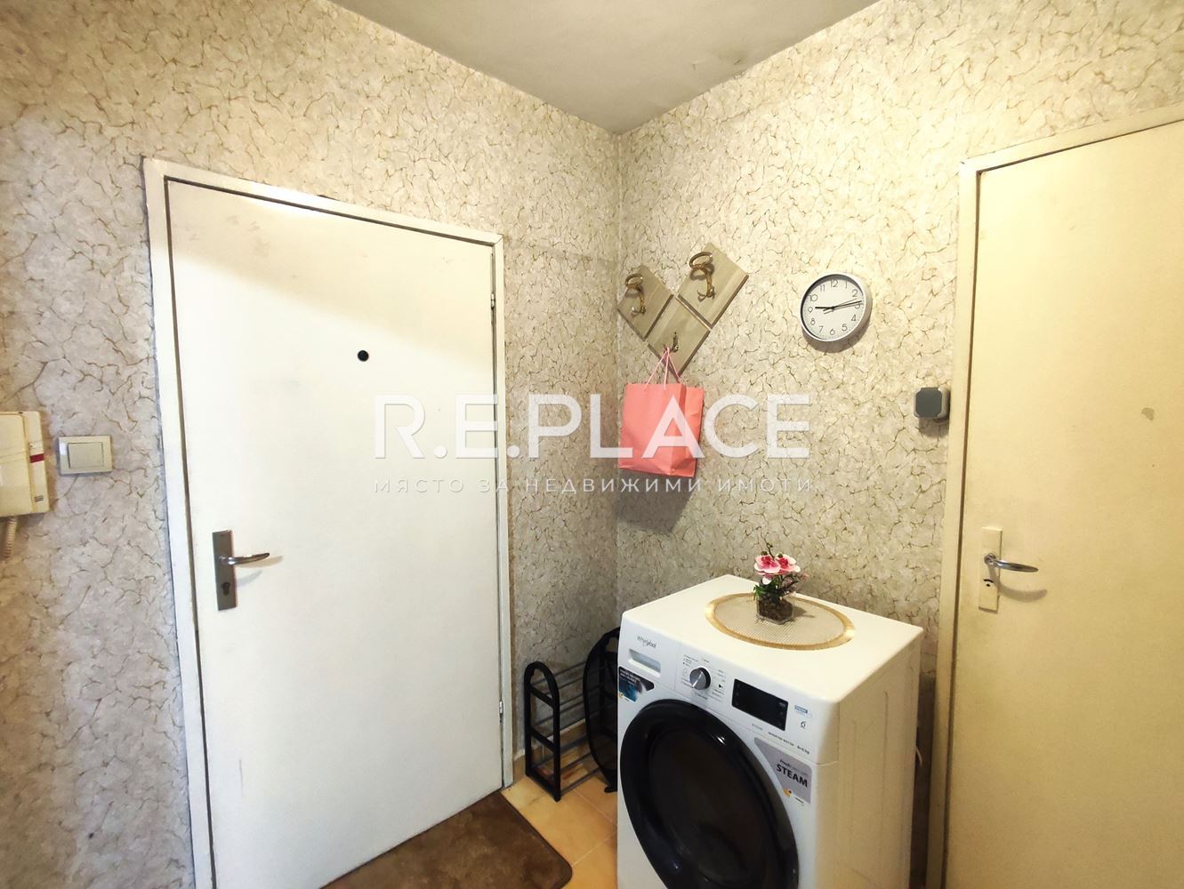 Продава разширена гарсониера в жк. Владислав Варненчик, гр. Варна