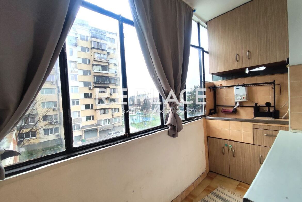 Продава разширена гарсониера в жк. Владислав Варненчик, гр. Варна