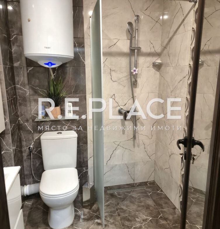 Продава двустаен апартамент в гр. Варна, кв. Зимно Кино Тракия