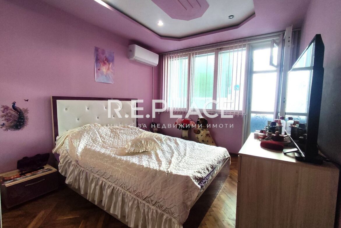 Продава апартамент с четири отделни стаи в кв. Лятно Кино Тракия, гр. Варна