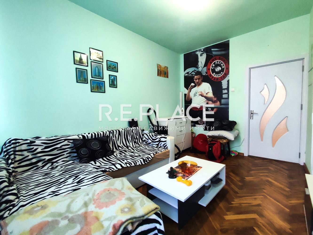 Продава апартамент с четири отделни стаи в кв. Лятно Кино Тракия, гр. Варна