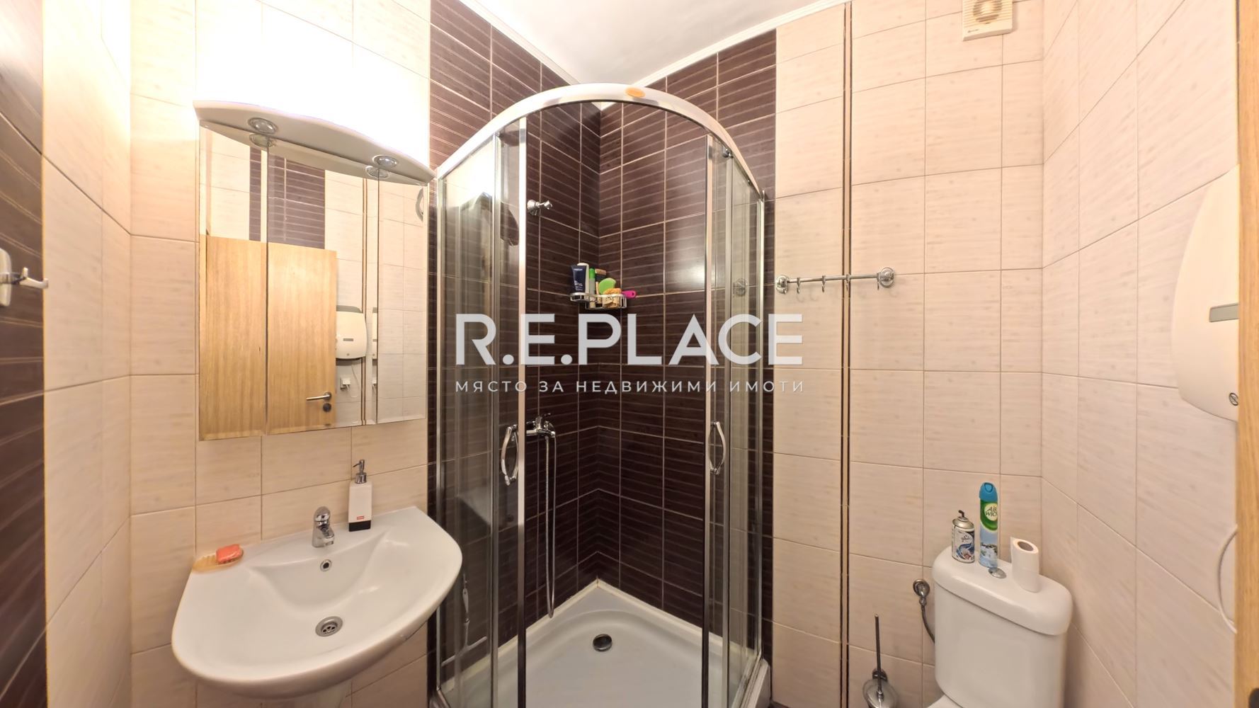 Тристаен апартамент 119 кв.м за продажба в затворен комплекс, Св. Св. Константин и Елена, Варна