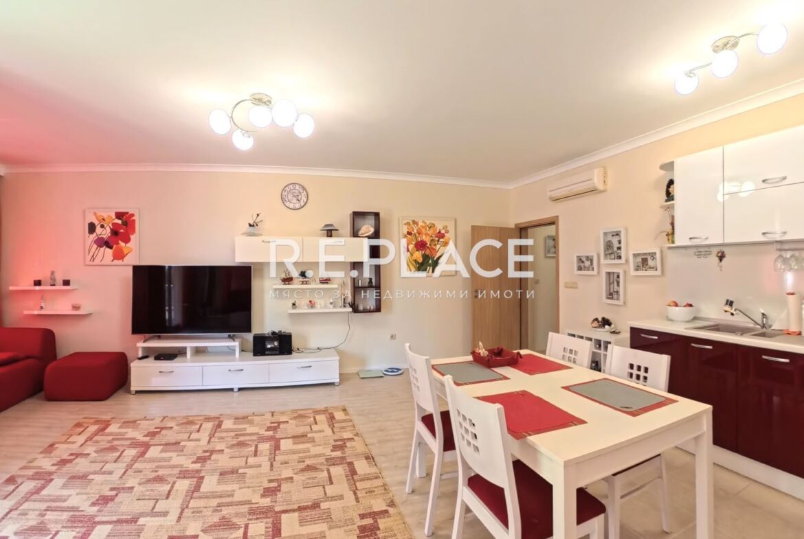 Тристаен апартамент 119 кв.м за продажба в затворен комплекс, Св. Св. Константин и Елена, Варна