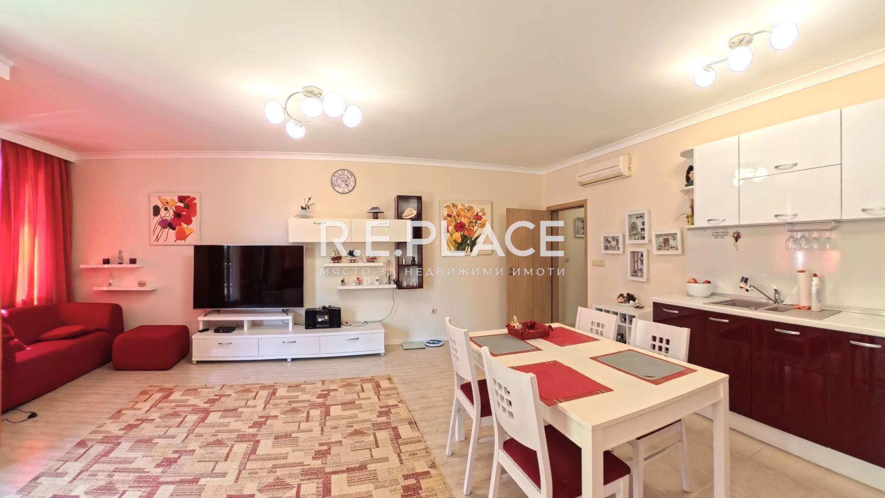 Тристаен апартамент 119 кв.м за продажба в затворен комплекс, Св. Св. Константин и Елена, Варна