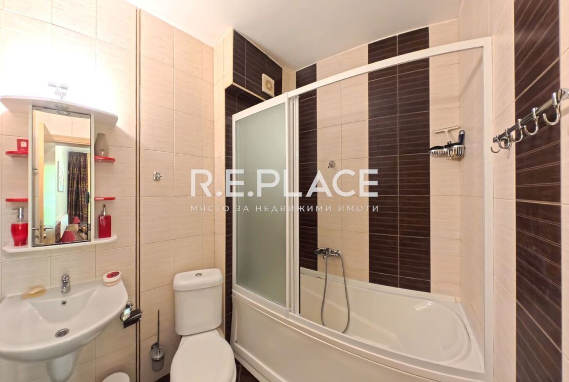Тристаен апартамент 119 кв.м за продажба в затворен комплекс, Св. Св. Константин и Елена, Варна