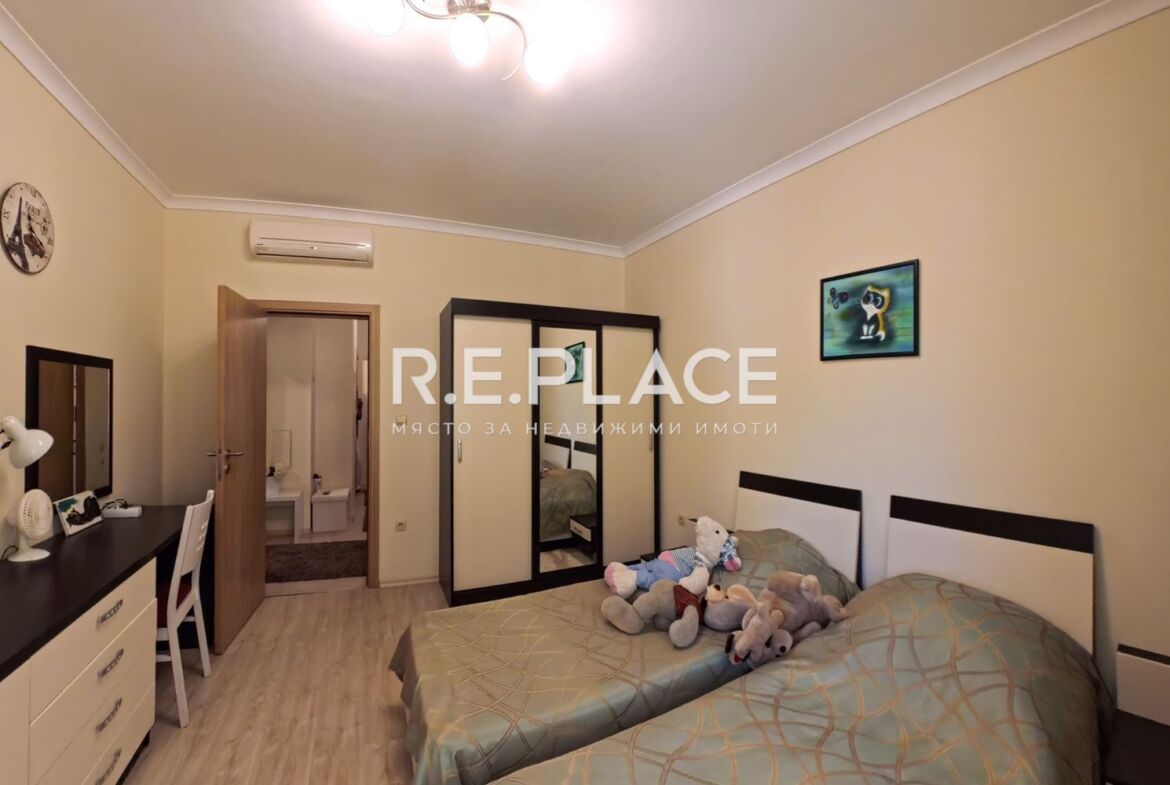 Тристаен апартамент 119 кв.м за продажба в затворен комплекс, Св. Св. Константин и Елена, Варна