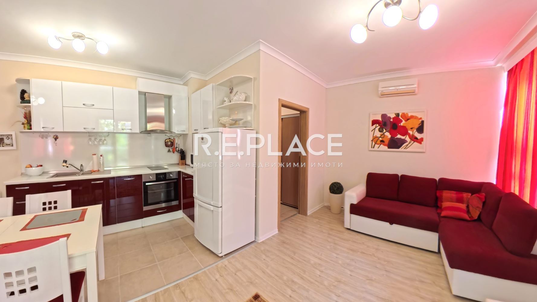 Тристаен апартамент 119 кв.м за продажба в затворен комплекс, Св. Св. Константин и Елена, Варна