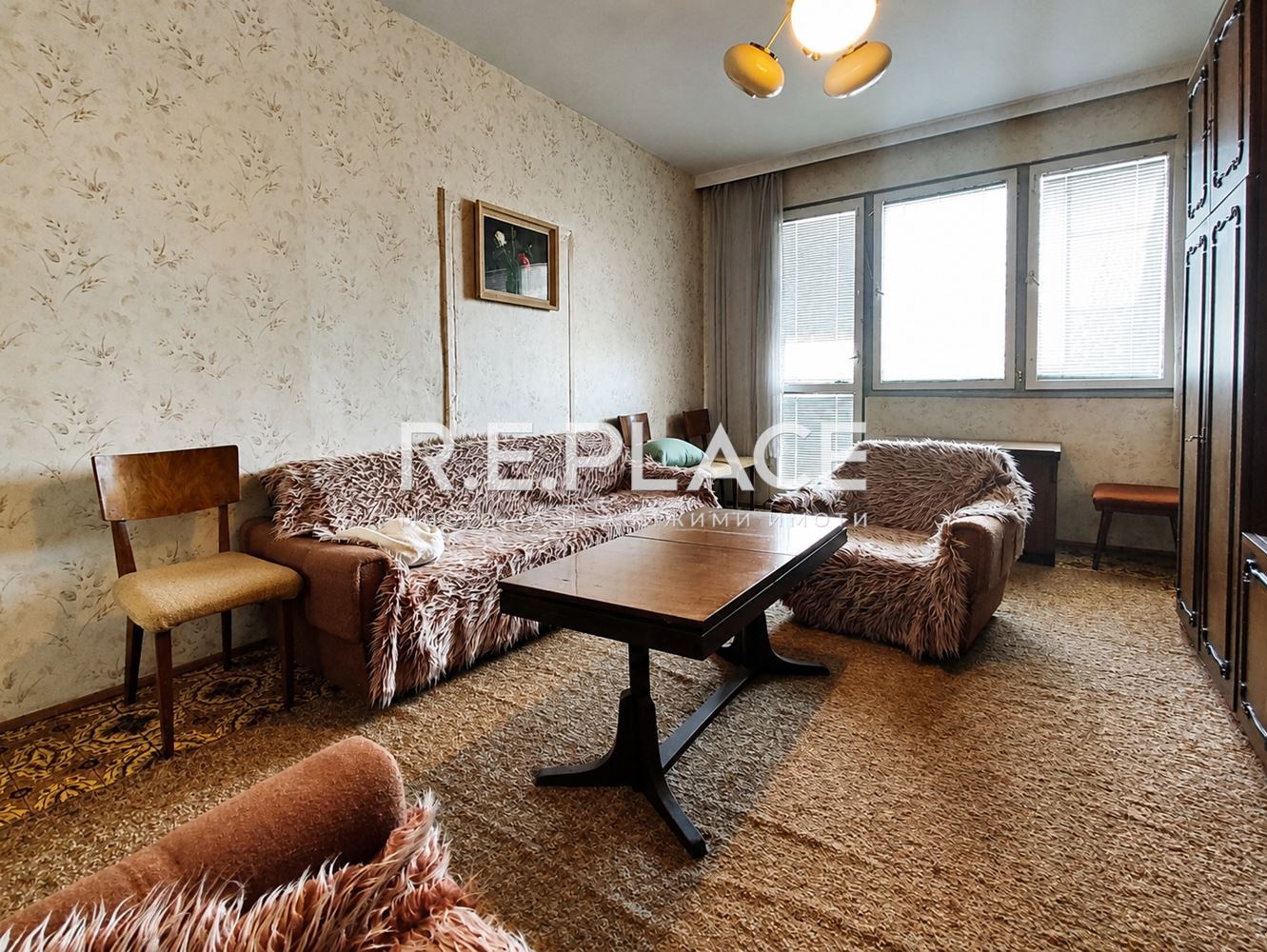 Продава апартамент с четири отделни стаи за ремонт с панорама към Варненското езеро – кв. Погреби, гр. Варна