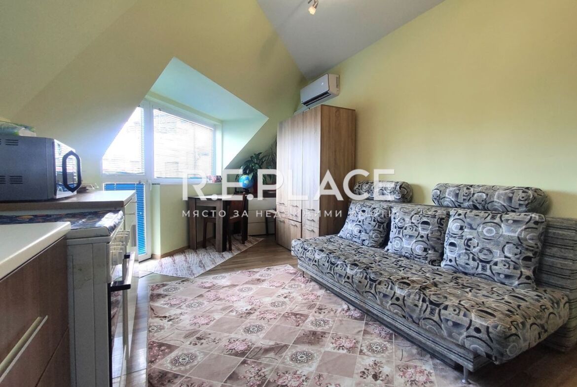 Продава двустаен апартамент с паркомясто в гр. Варна, кв. Погреби