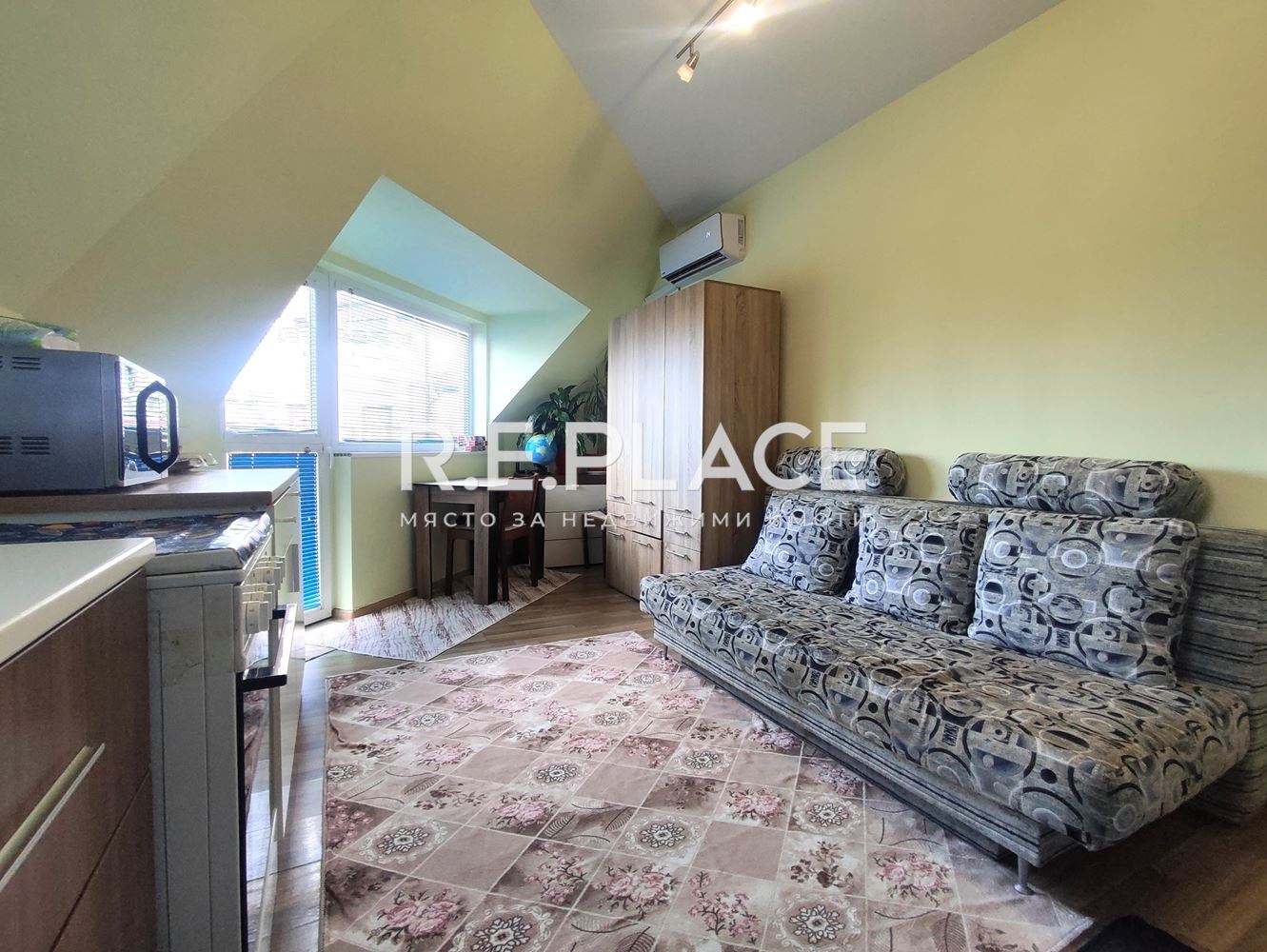 Продава двустаен апартамент с паркомясто в гр. Варна, кв. Погреби