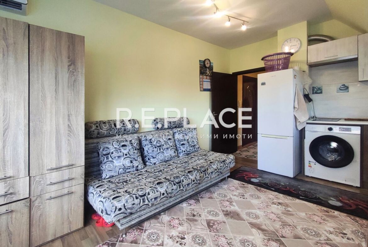 Продава двустаен апартамент с паркомясто в гр. Варна, кв. Погреби