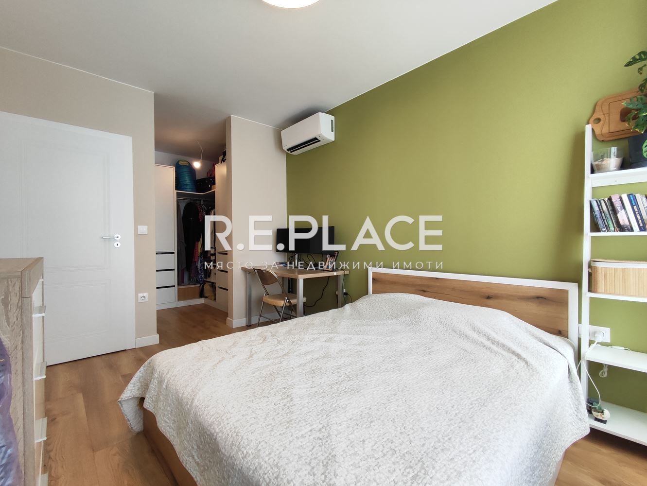 Продава тристаен апартамент с голяма тераса 55 кв. м гр. Варна, Възраждане 1