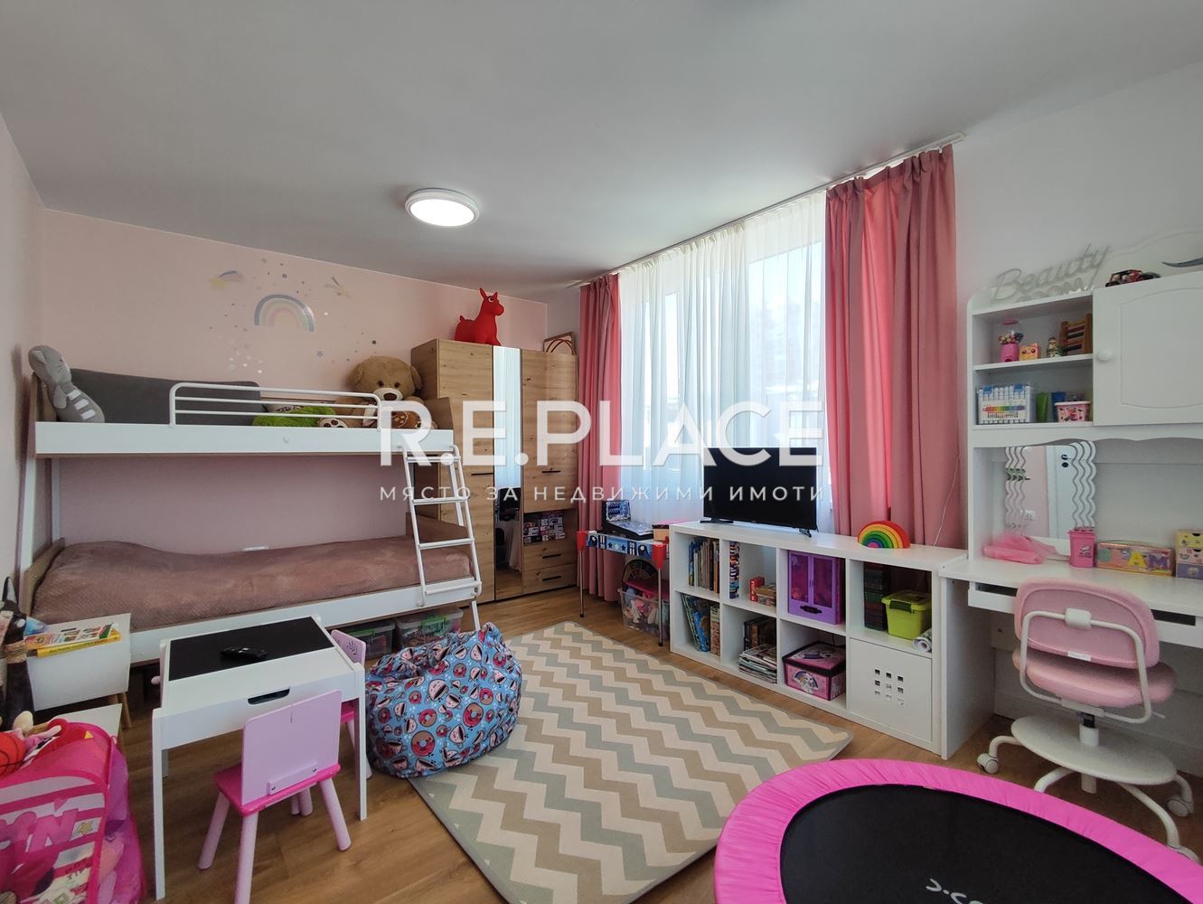 Продава тристаен апартамент с голяма тераса 55 кв. м гр. Варна, Възраждане 1