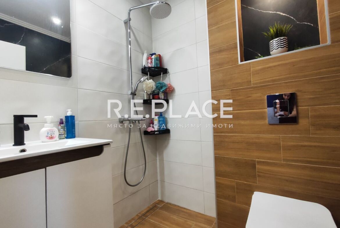 Продава тристаен апартамент с голяма тераса 55 кв. м гр. Варна, Възраждане 1