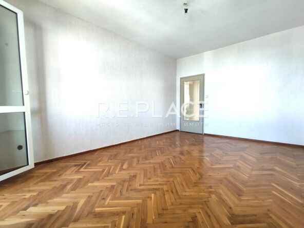 Продава апартамент с три стаи в гр. Варна, Младост 2