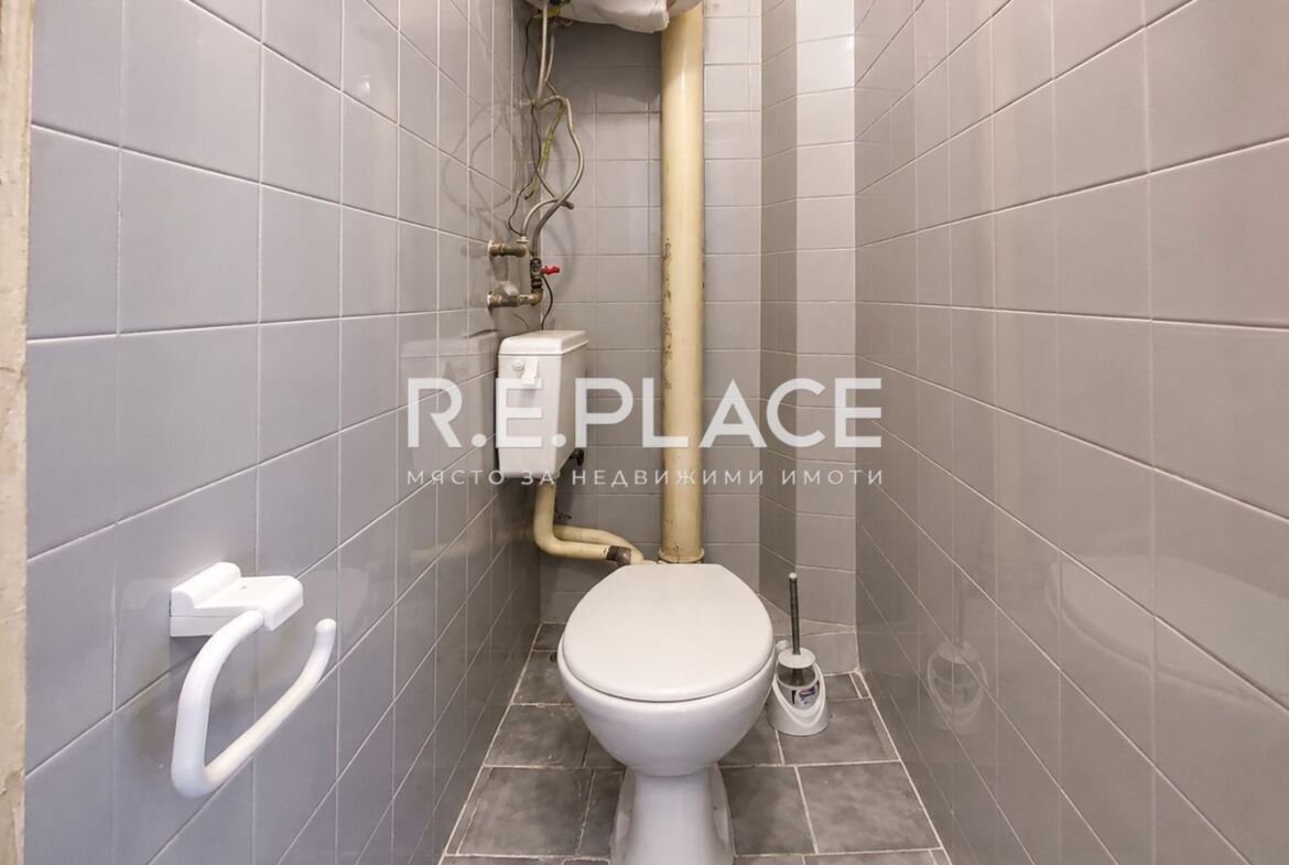 Продава апартамент с три стаи в гр. Варна, Младост 2