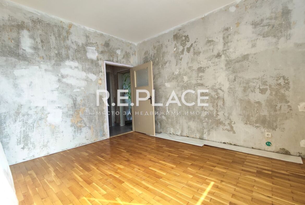 Продава апартамент с три стаи в гр. Варна, Младост 2