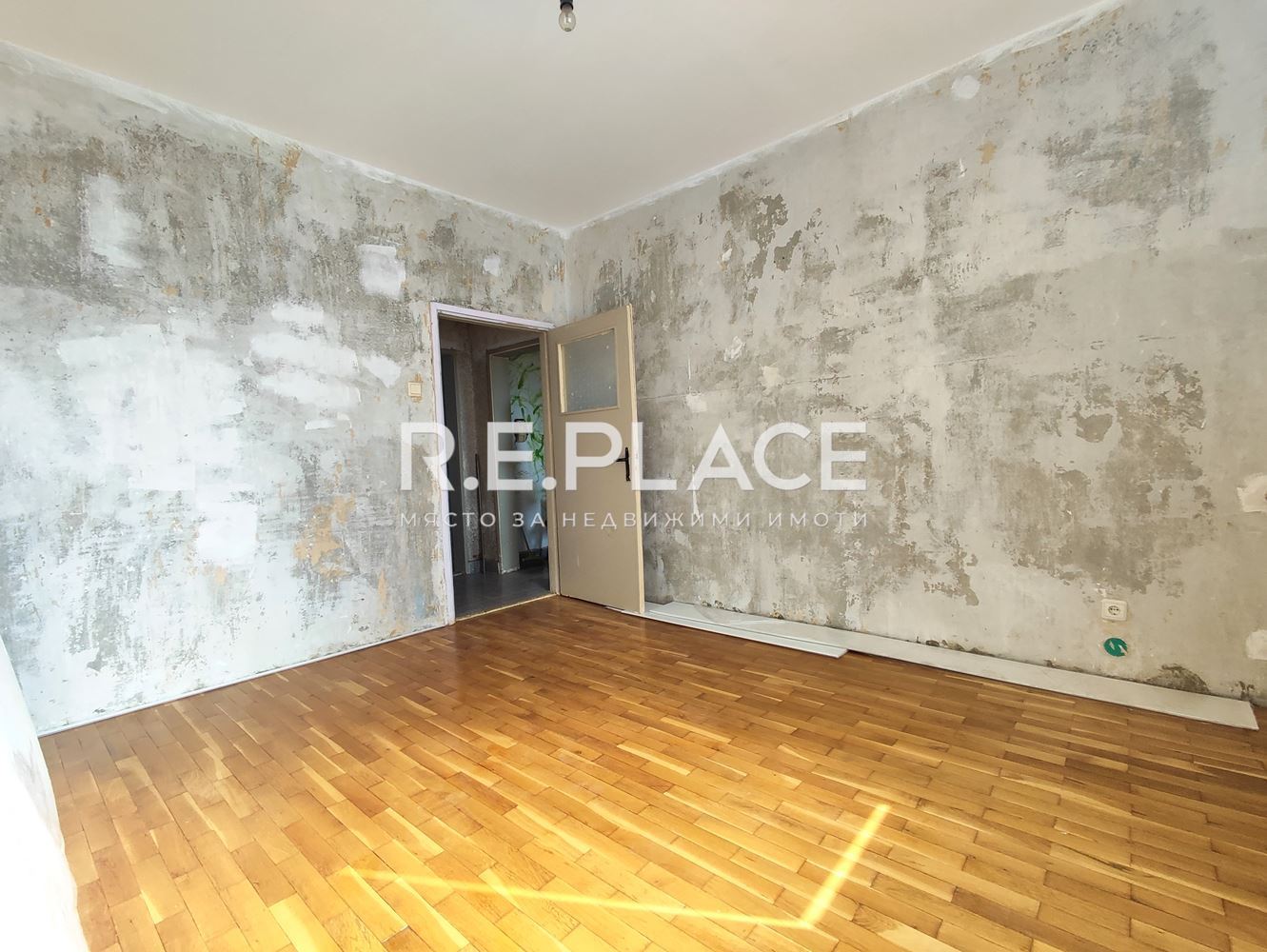 Продава апартамент с три стаи в гр. Варна, Младост 2