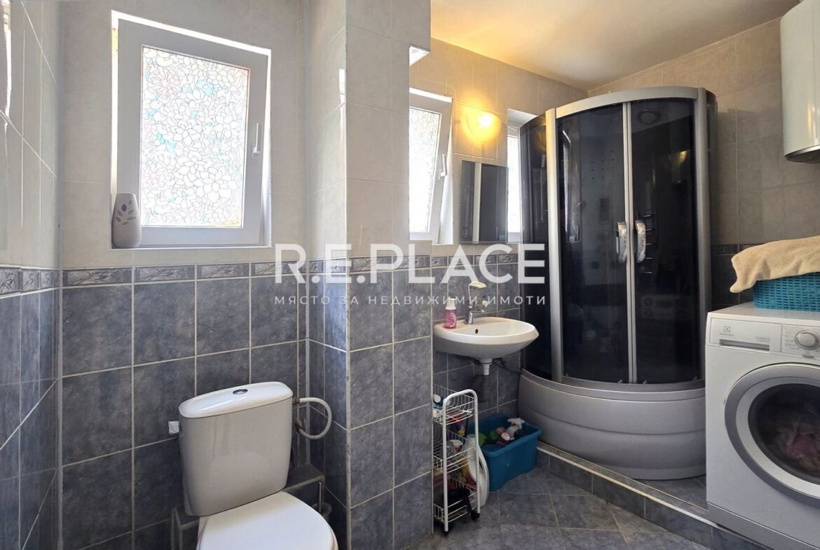 Продава тристаен апартамент с морска панорама гр. Варна, кв. Бриз