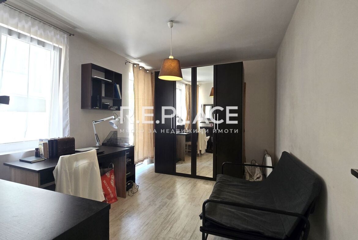 Продава тристаен апартамент с морска панорама гр. Варна, кв. Бриз