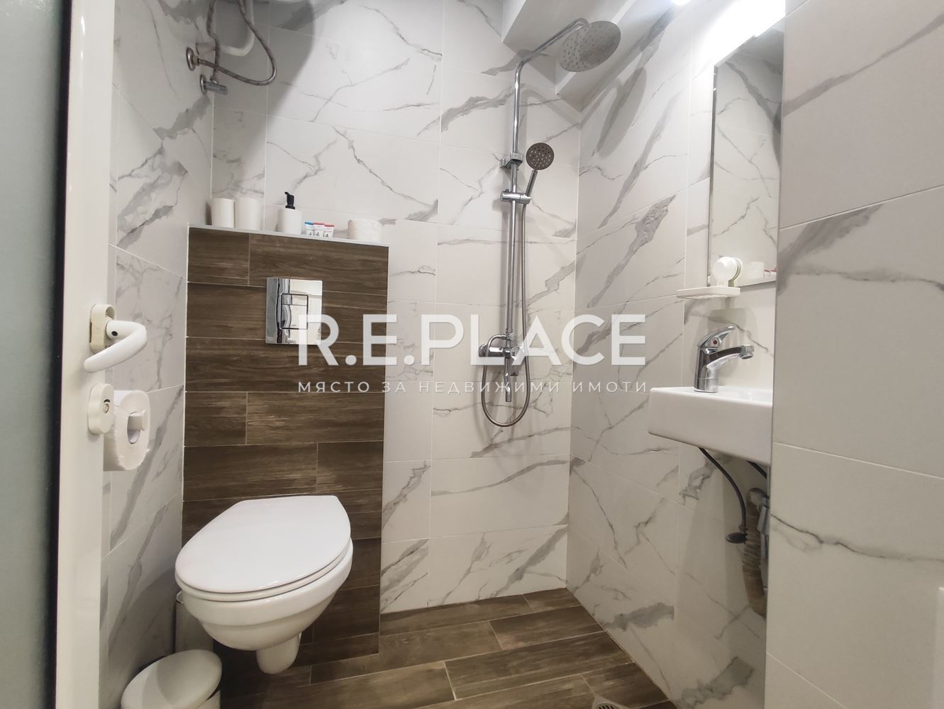 Продава двустаен апартамент в две паркоместа в гр. Варна, кв. Бриз